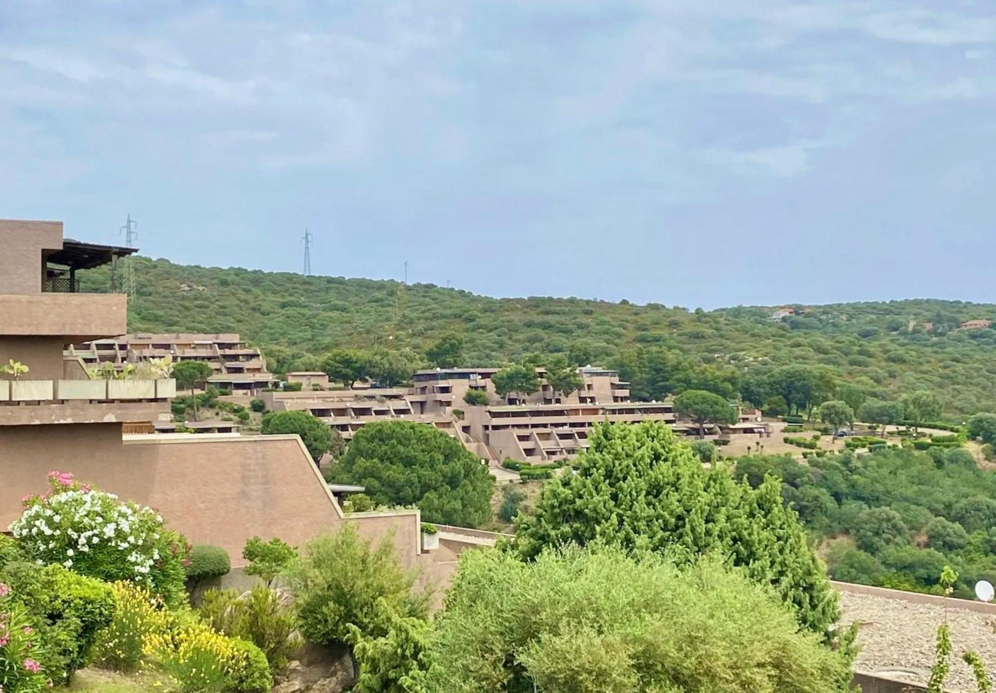 Aparthotel With Panoramic View In Cugnana *